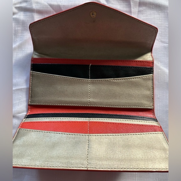 🧡 Wallet So Bright It Pays You in Compliments 💸✨ - Picture 6 of 10